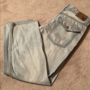 Men’s light wash American Eagle jeans